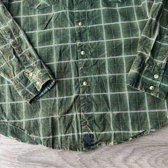 Twenty X Cotton Plaid Distressed Button Down Western Shirt - Picture 8 of 14